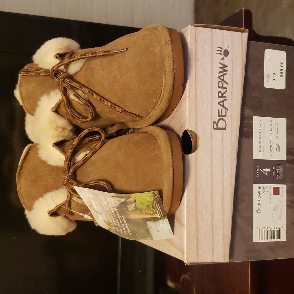 Bearpaw Kory boots 4y
